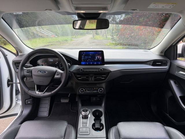 2025 FOCUS X 絕版品 ikey 跟車 盲點 LED頭燈 carplay 樣樣俱全  第7張相片
