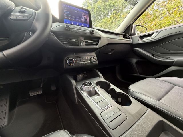 2025 FOCUS X 絕版品 ikey 跟車 盲點 LED頭燈 carplay 樣樣俱全  第8張相片