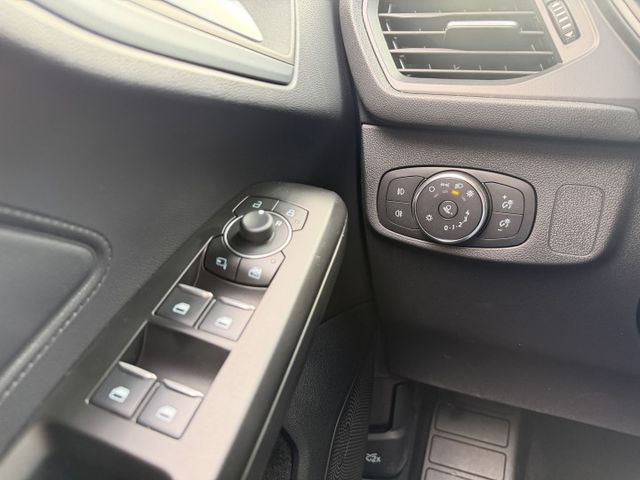 2025 FOCUS X 絕版品 ikey 跟車 盲點 LED頭燈 carplay 樣樣俱全  第14張相片