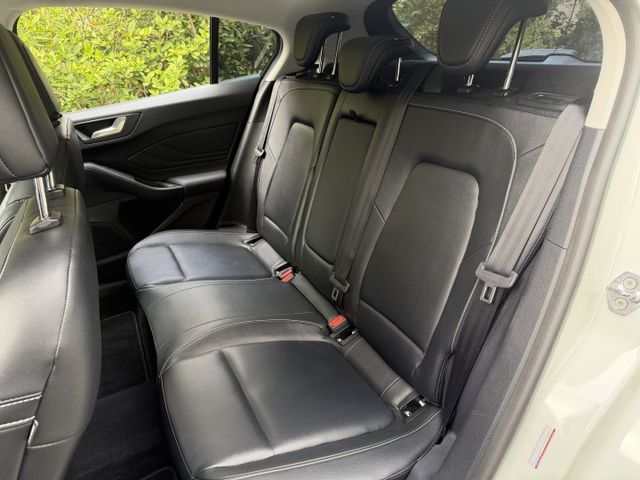 2025 FOCUS X 絕版品 ikey 跟車 盲點 LED頭燈 carplay 樣樣俱全  第17張相片