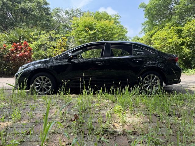 2022 豪華版 低里程 美車一台! 導航 行車紀錄器 回去不用再花錢  第3張相片