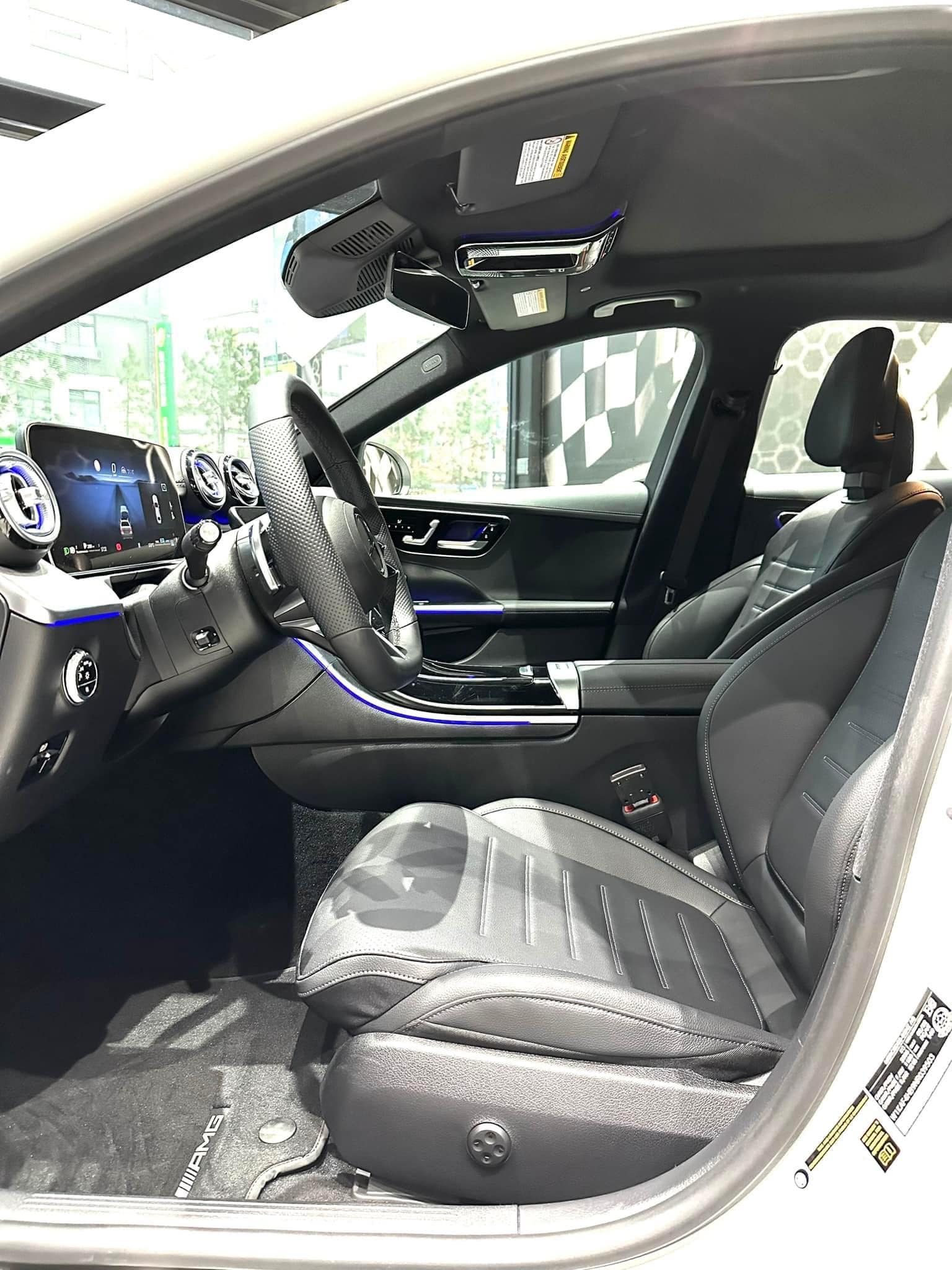 【正2022年 W206 C300 AMG 4MATIC】  第15張相片