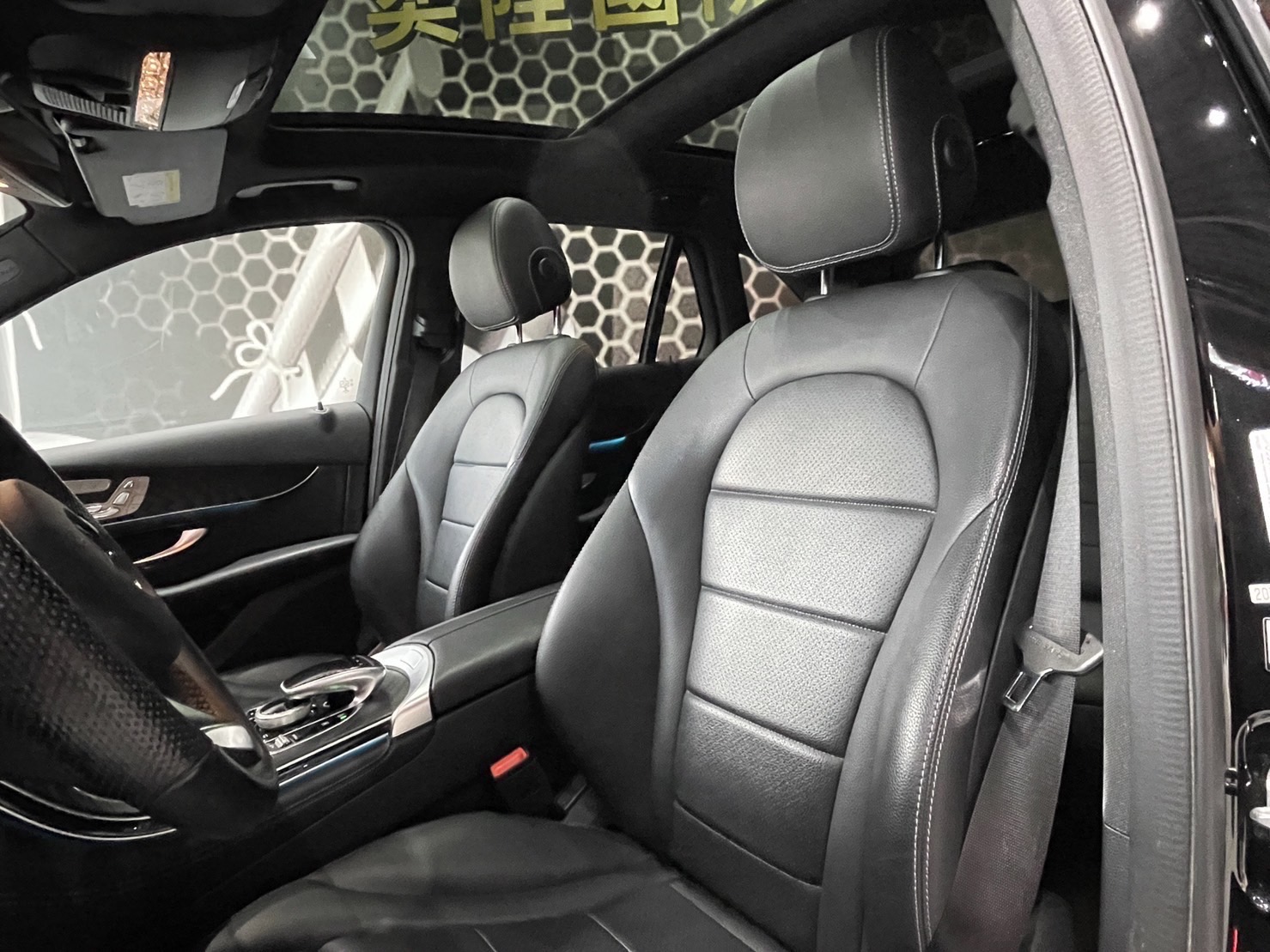 【正2019 GLC300 𝐒𝐔𝐕】  第6張相片