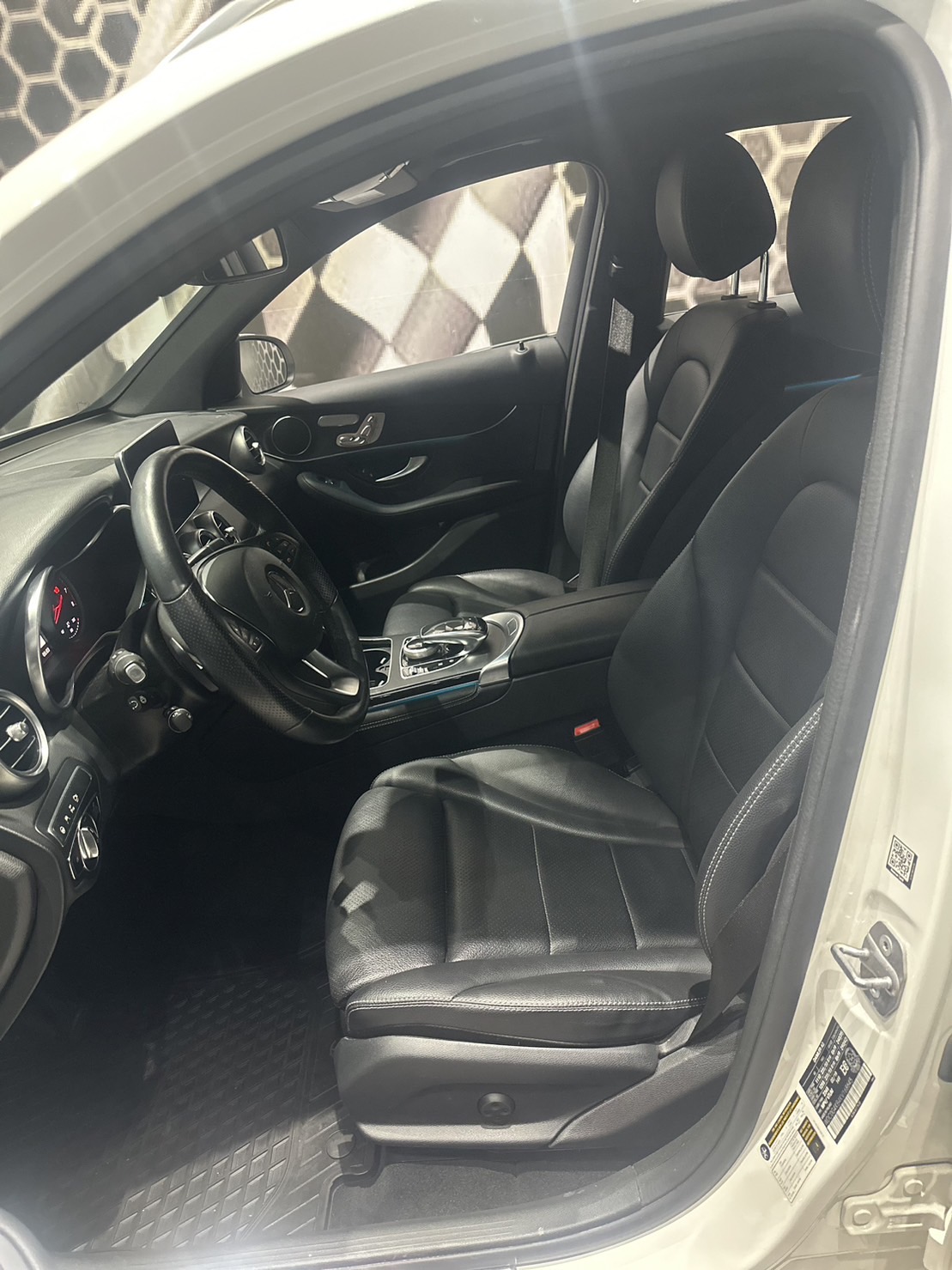 【正2019 GLC300 𝐒𝐔𝐕】  第10張相片