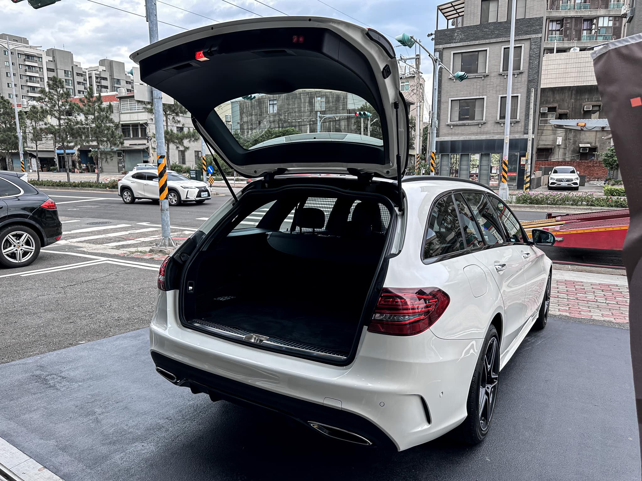 【正2018 BENZ C300 Estate AMG】  第3張相片