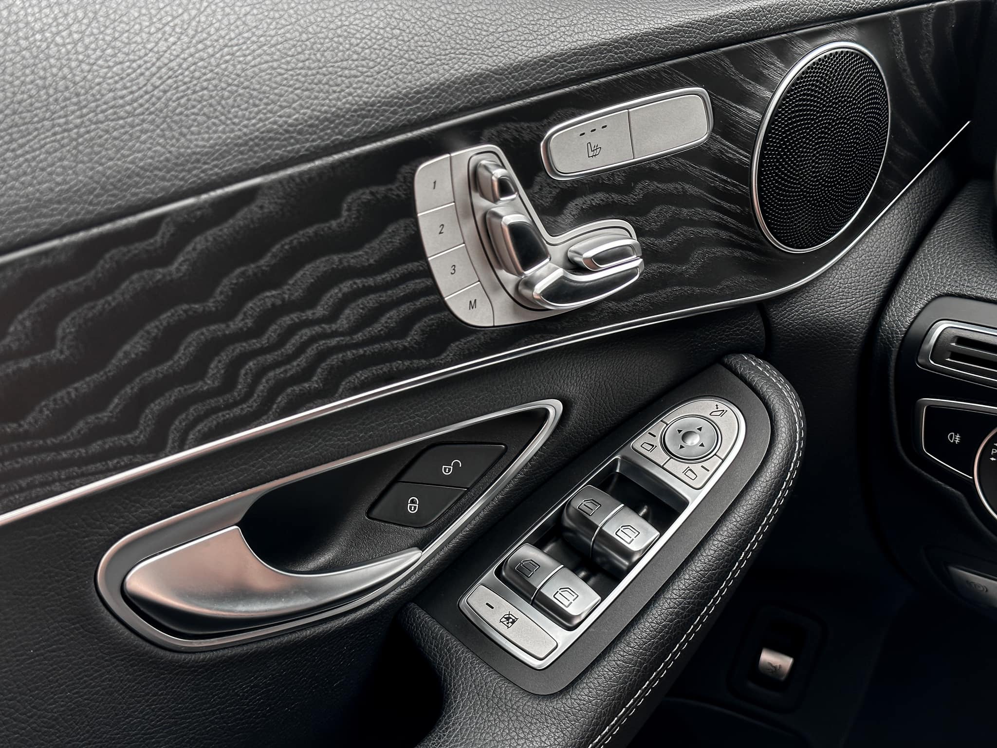 【正2018 BENZ C300 Estate AMG】  第7張相片