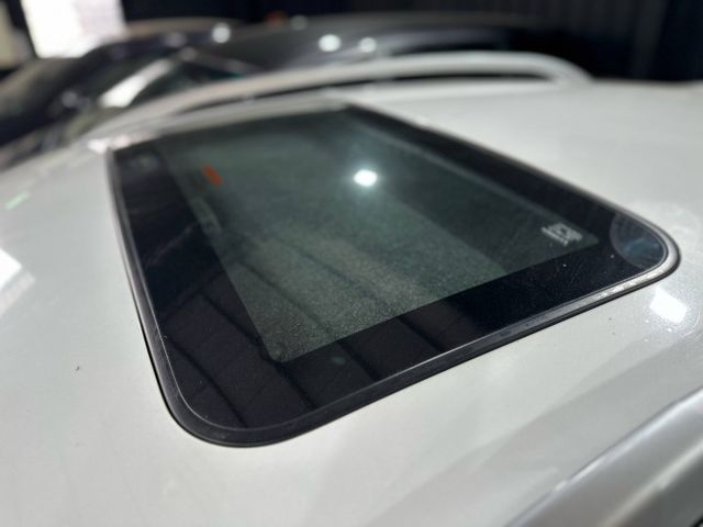 一手車 頂級款 有天窗 定速 低里程  第13張相片