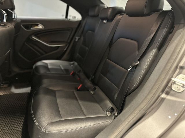 16年 CLA200 跑16萬  第7張相片