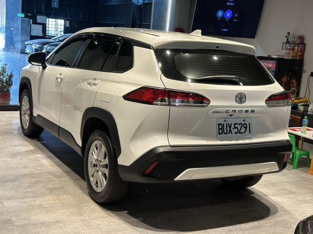 原鈑件 女用車 ACC跟車 內外漂亮  第4張相片