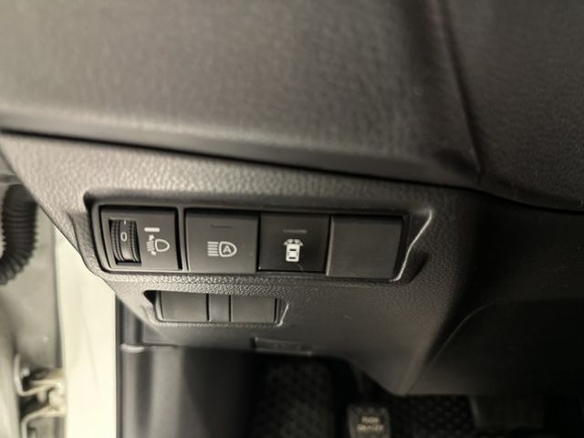 原鈑件 女用車 ACC跟車 內外漂亮  第9張相片