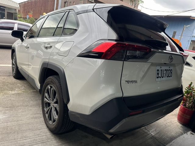2022年RAV4 小改款 旗艦版 只跑5萬 原版件  第4張相片