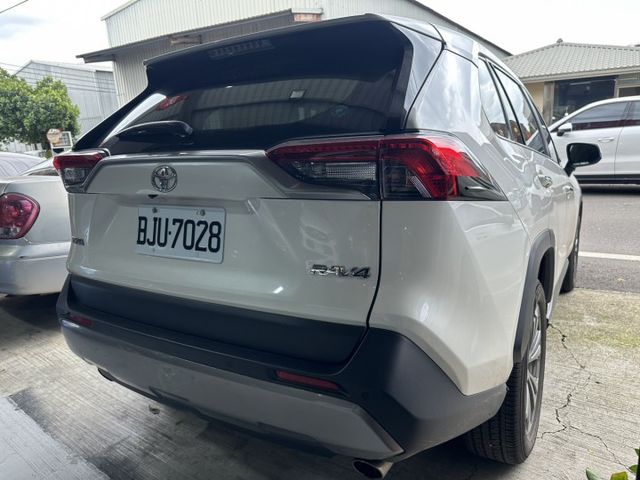 2022年RAV4 小改款 旗艦版 只跑5萬 原版件  第6張相片