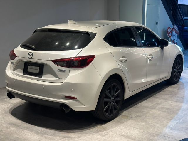 2017/Mazda3 原版件 認證車 跑17 尊安版  第2張相片