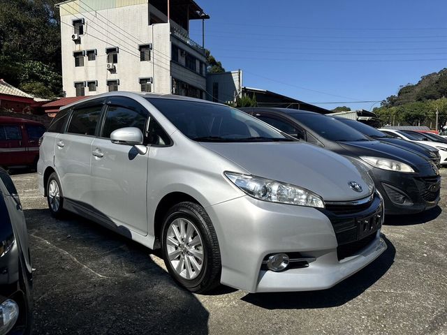 TOYOTA豐田 WISH  第2張相片