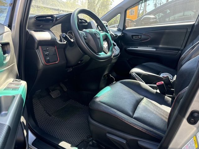 TOYOTA豐田 WISH  第3張相片