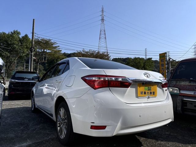 TOYOTA豐田 ALTIS  第2張相片
