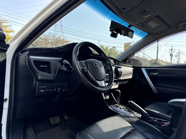 TOYOTA豐田 ALTIS  第4張相片