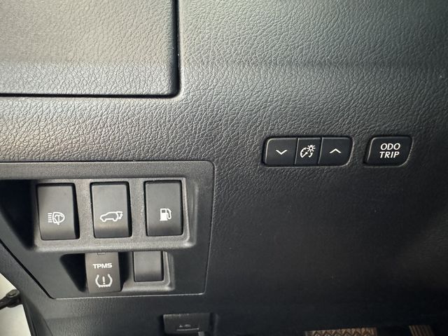LEXUS凌志 RX450H  第17張相片
