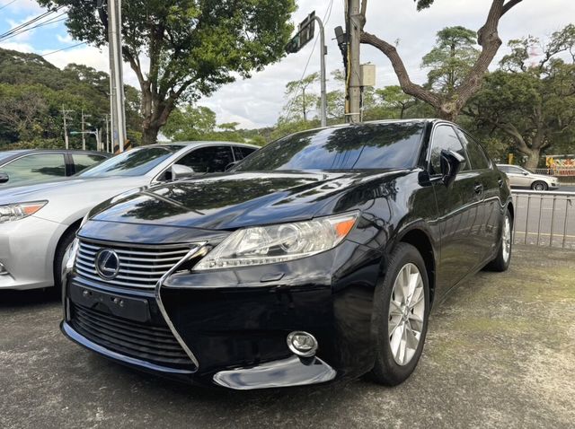 LEXUS凌志 ES300H  第1張相片