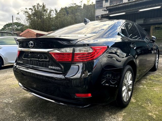 LEXUS凌志 ES300H  第5張相片
