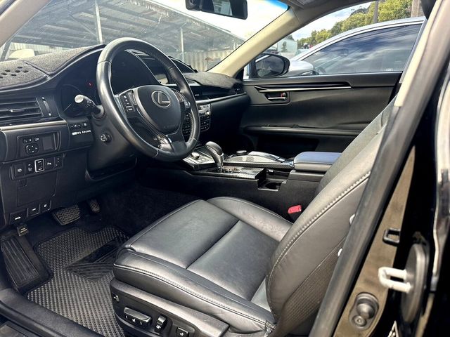 LEXUS凌志 ES300H  第7張相片