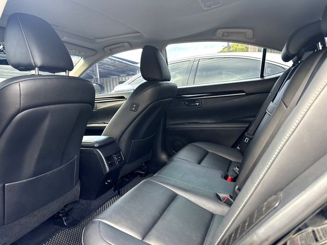 LEXUS凌志 ES300H  第23張相片