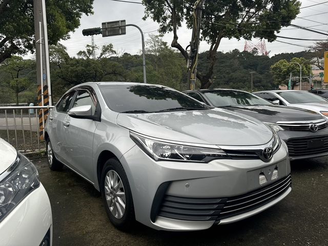 TOYOTA豐田 ALTIS  第3張相片