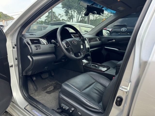 TOYOTA豐田 CAMRY  第3張相片