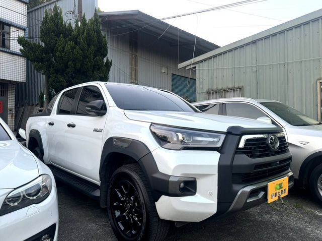 TOYOTA豐田 HILUX  第2張相片