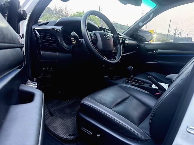 TOYOTA豐田 HILUX  第3張相片