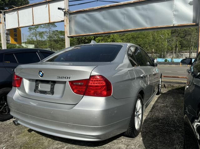 BMW寶馬 320I  第4張相片