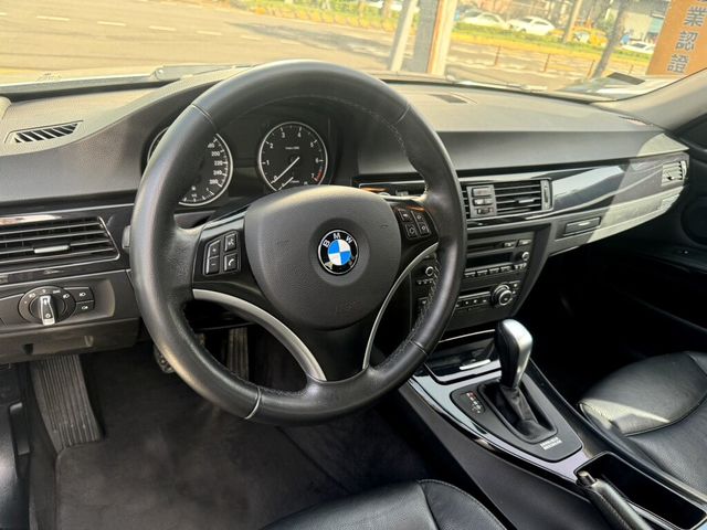 BMW寶馬 320I  第7張相片