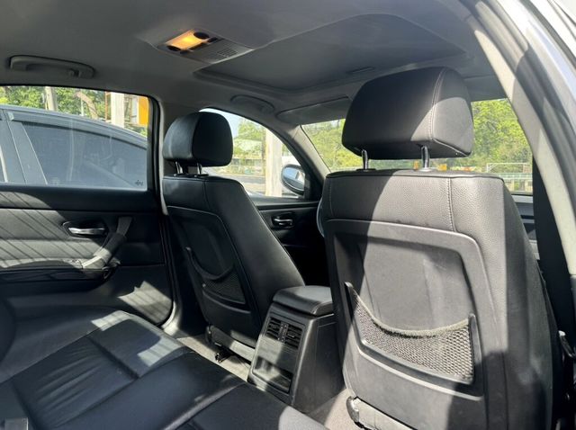 BMW寶馬 320I  第9張相片