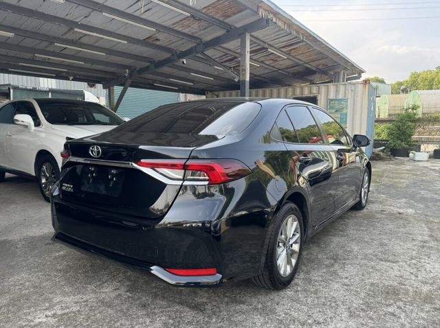 TOYOTA豐田 ALTIS  第3張相片