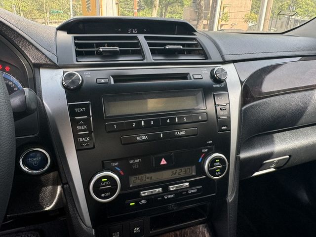 TOYOTA豐田 CAMRY HYBRID  第7張相片