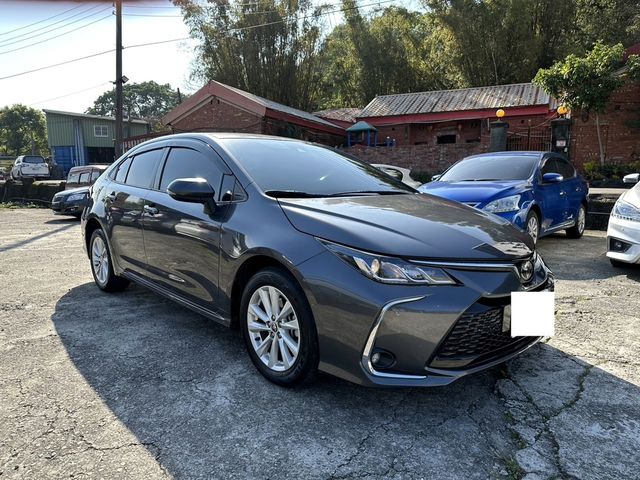 TOYOTA豐田 ALTIS  第2張相片