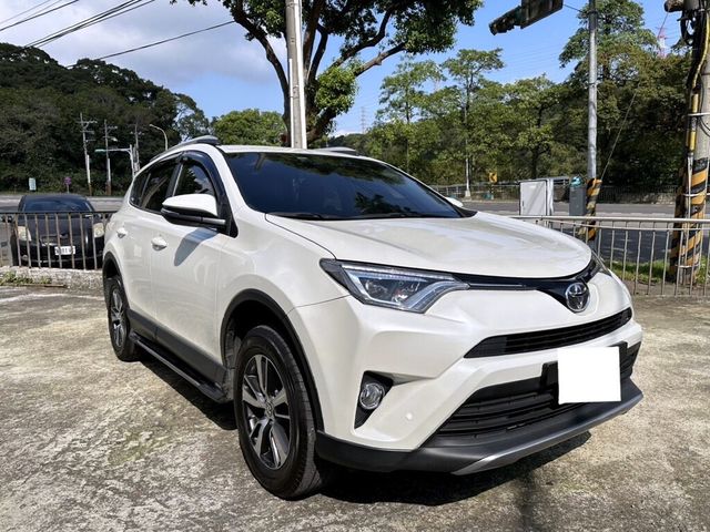 TOYOTA豐田 RAV4  第2張相片
