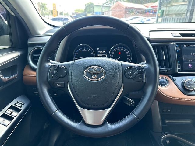TOYOTA豐田 RAV4  第6張相片