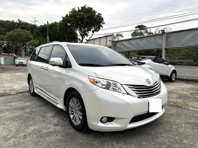 TOYOTA豐田 SIENNA  第2張相片