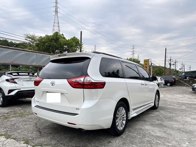 TOYOTA豐田 SIENNA  第3張相片