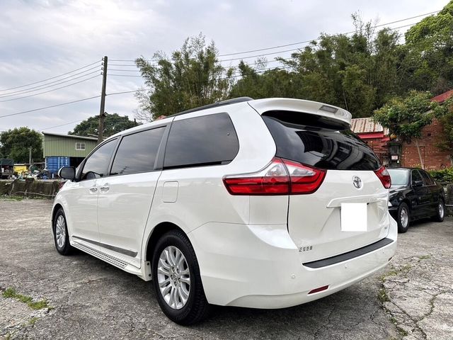 TOYOTA豐田 SIENNA  第4張相片