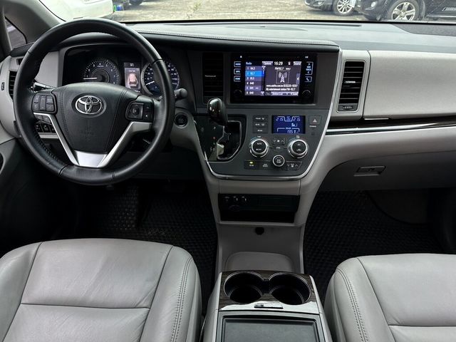 TOYOTA豐田 SIENNA  第6張相片