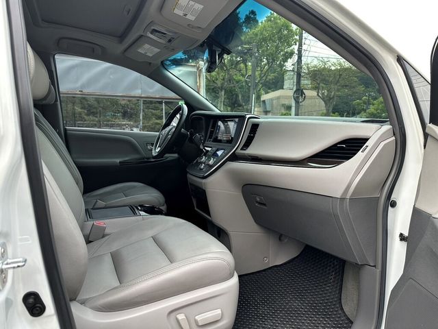 TOYOTA豐田 SIENNA  第15張相片