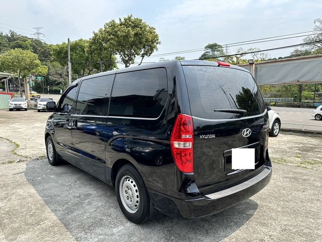 HYUNDAI現代 STAREX  第4張相片
