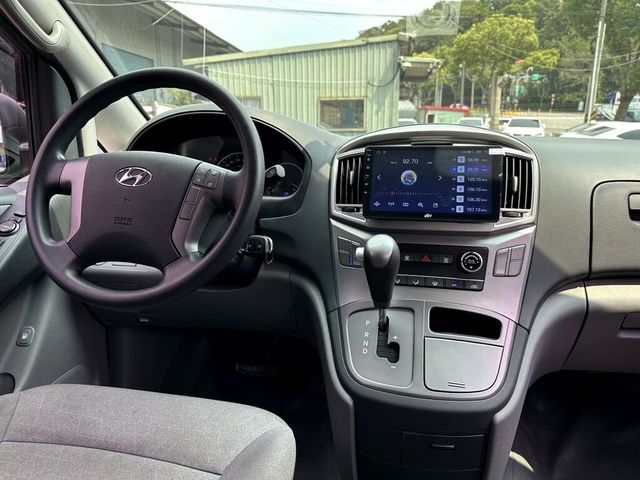 HYUNDAI現代 STAREX  第5張相片