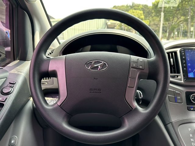 HYUNDAI現代 STAREX  第7張相片