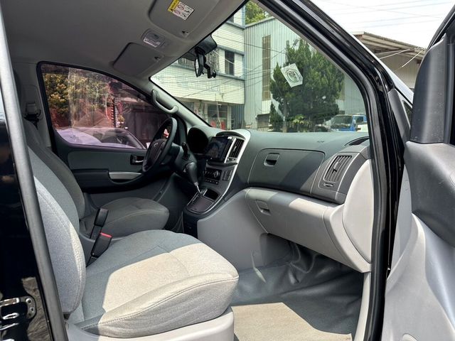 HYUNDAI現代 STAREX  第10張相片