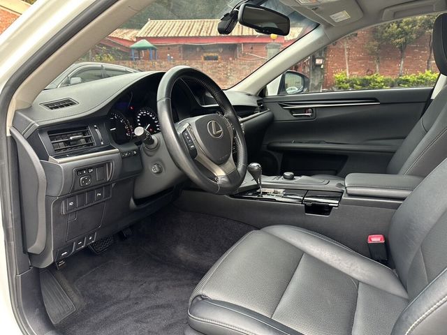 LEXUS凌志 ES250  第10張相片