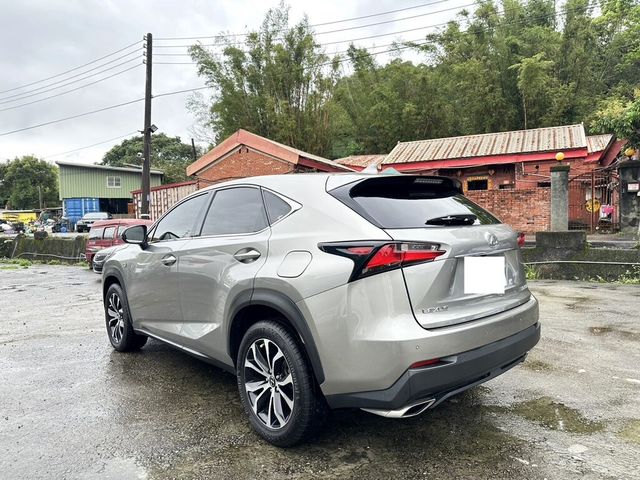 LEXUS凌志 NX200T  第4張相片