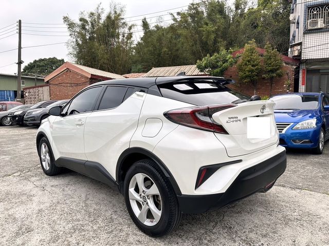 TOYOTA豐田 C-HR  第4張相片